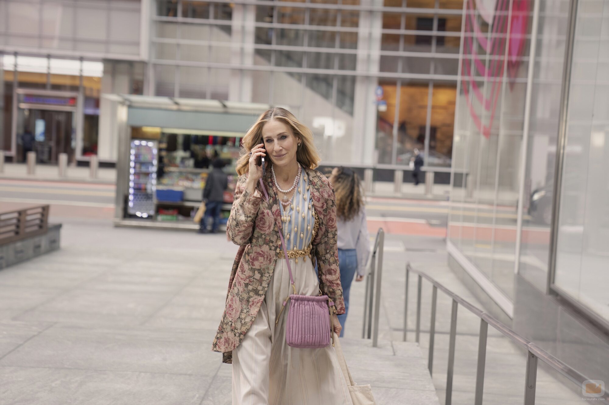Escena de Sarah Jessica Parker en Capítulo 3 titulado 'Capítulo tres' de 'And Just Like That...'