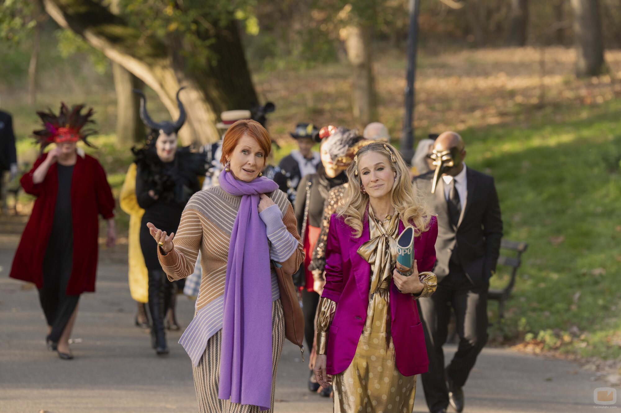 Sarah Jessica Parker y Cynthia Nixon en 2x05 titulado 'Truco o trato' de 'And Just Like That...'