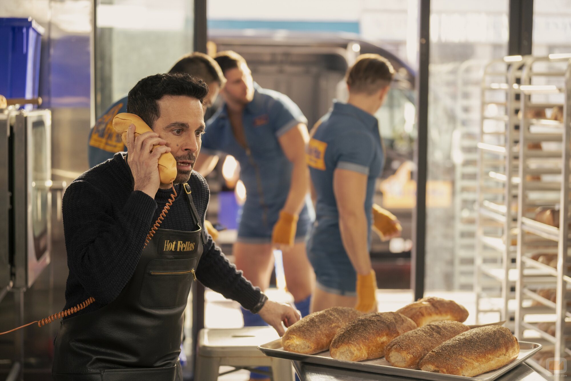 Mario Cantone en 2x07 '14 de febrero' de 'And Just Like That...'