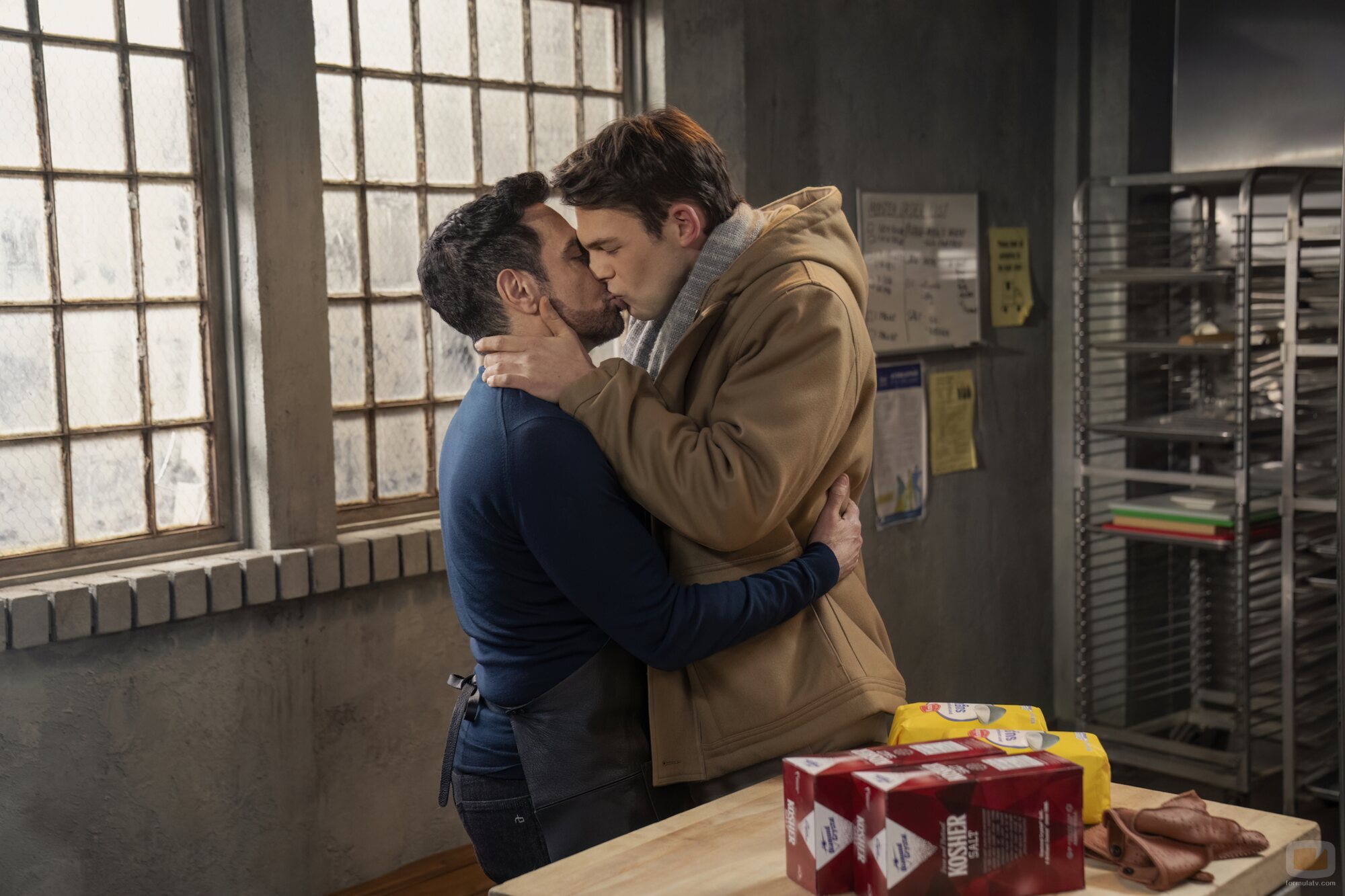 Mario Cantone y Sebastiano Pigazzi en 2x08 'Hace un millón de años' de 'And Just Like That...'