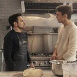 Imagen de Mario Cantone y Sebastiano Pigazzi en 'Hace un millón de años' de 'And Just Like That...'