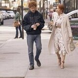 Cynthia Nixon y Niall Cunningham en 'Adios al barrio' de 'And Just Like That...'