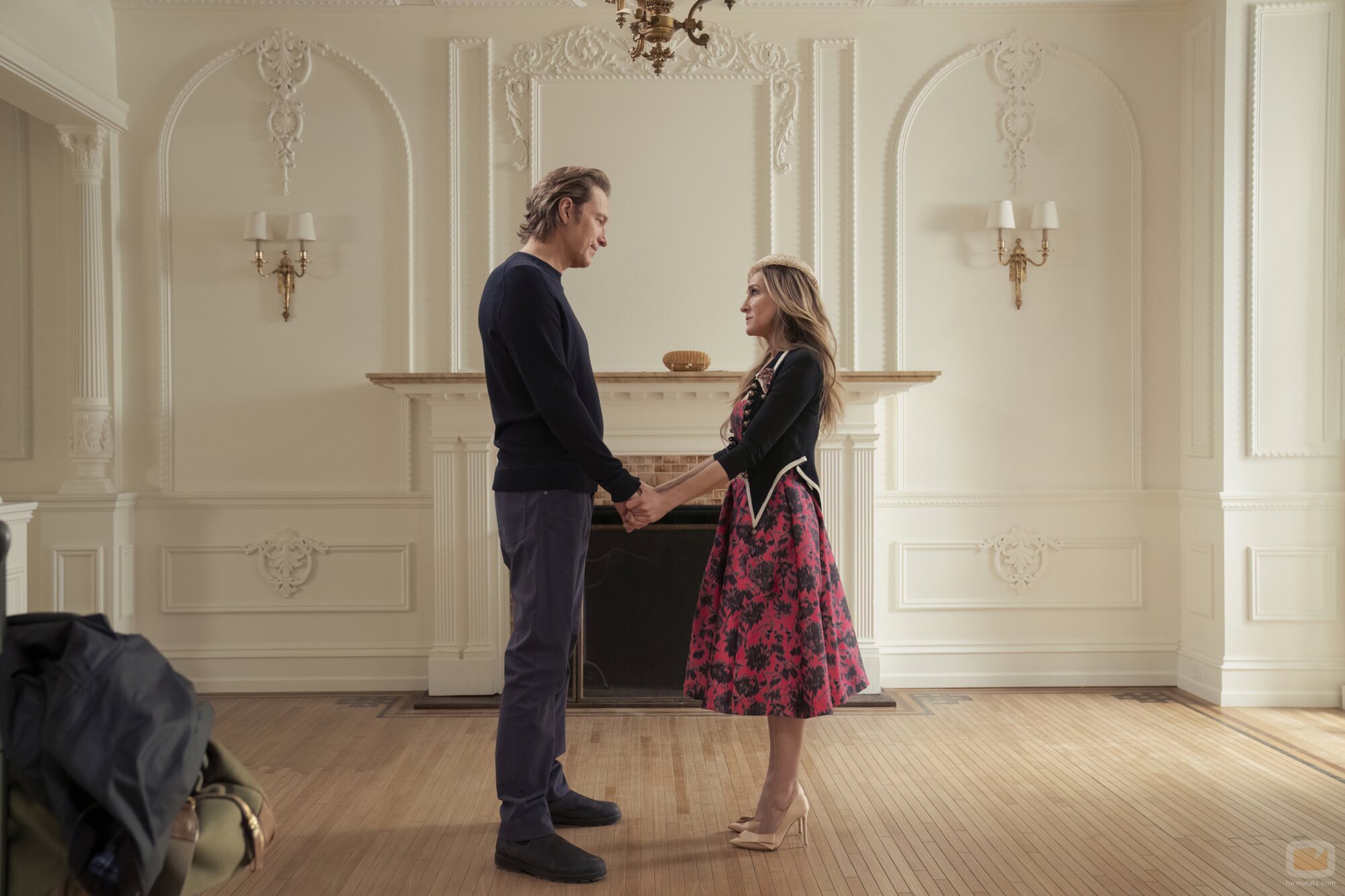 Foto de John Corbett y Sarah Jessica Parker en Capítulo 9 titulado 'Adios al barrio' de 'And Just Like That...'