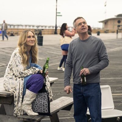 Sarah Jessica Parker y David Eigenberg en el 2x10 de 'And Just Like That...'