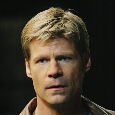 Joel Gretsch es Jack Landry en 'V'