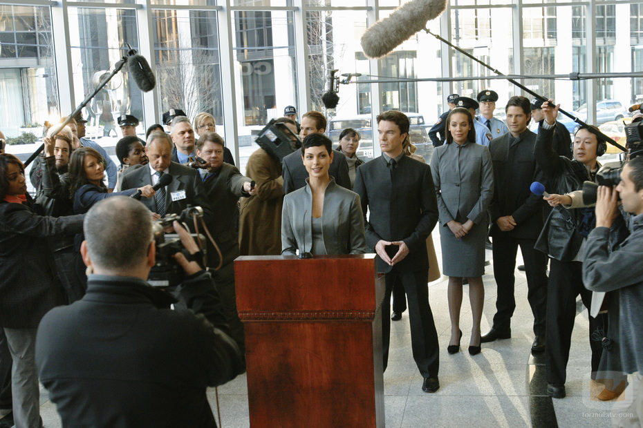 Morena Baccarin interpreta a Anna en 'V'