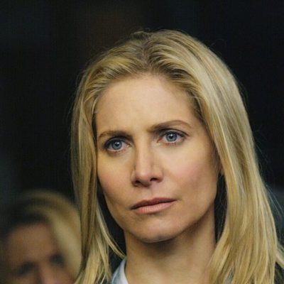 Elizabeth Mitchell es Erika en 'V'
