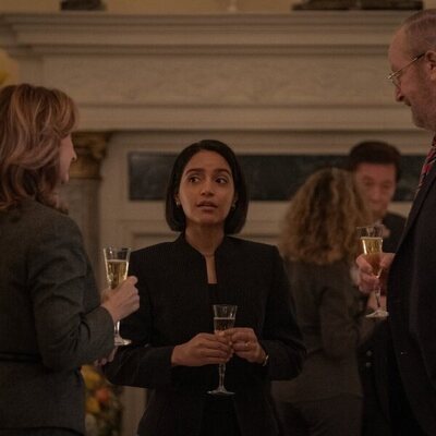 Coral Peña y Daniel Stern en la temporada 4 y el capítulo 06 de 'Para toda la humanidad'