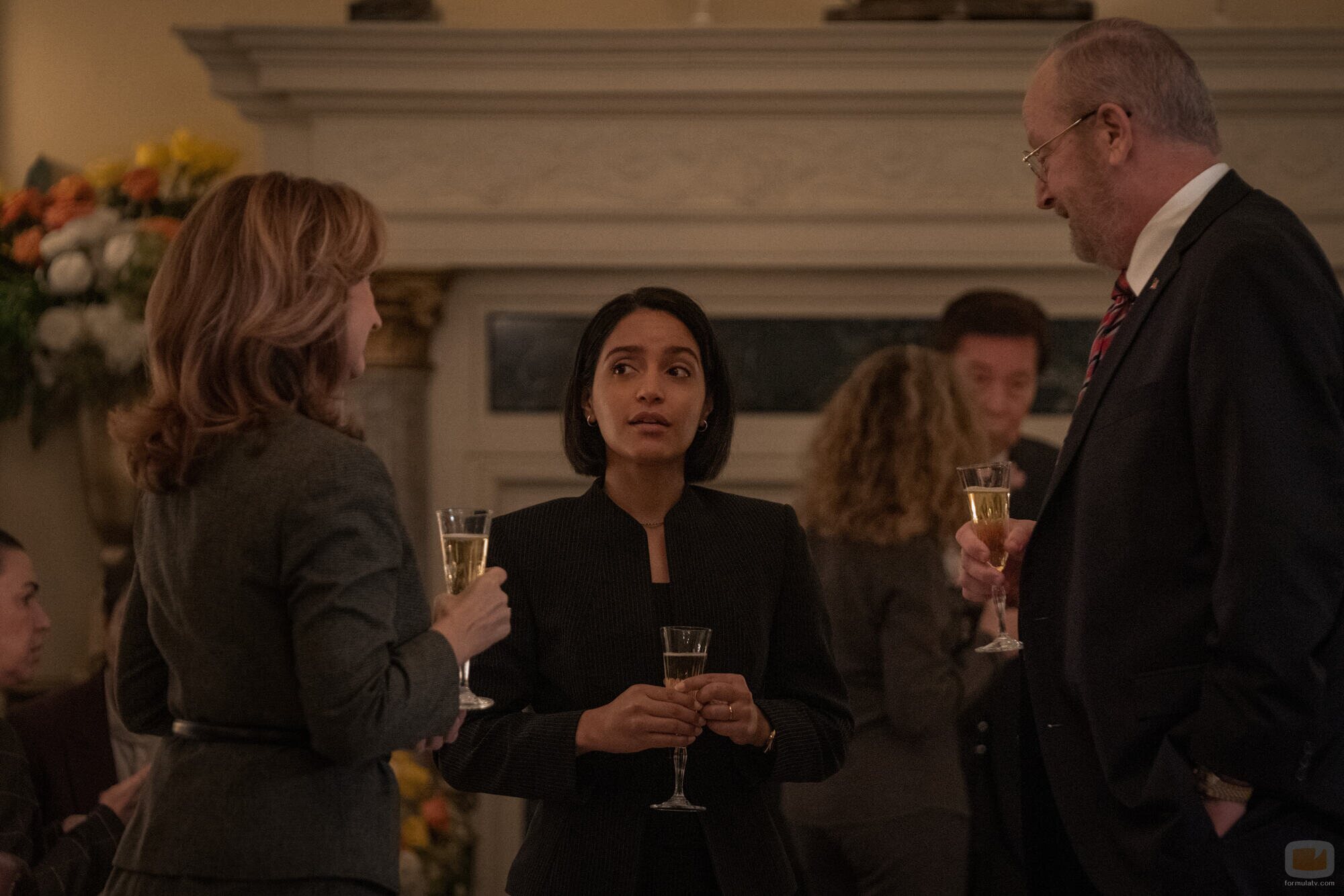 Coral Peña y Daniel Stern en la temporada 4 y el capítulo 06 de 'Para toda la humanidad'