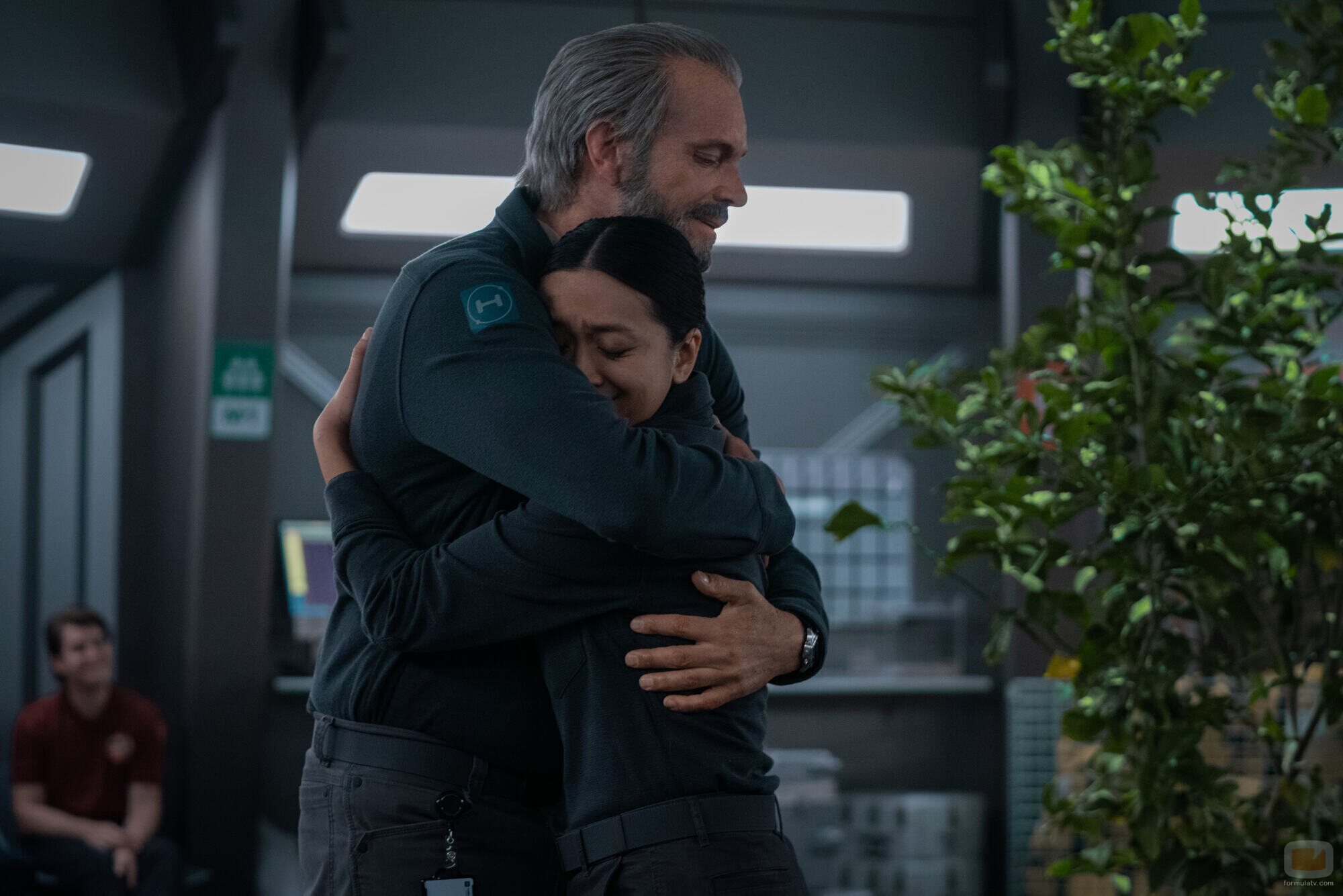 Joel Kinnaman y Cynthy Wu en Capítulo 7 titulado 'Pasarse de la raya' de 'Para toda la humanidad'