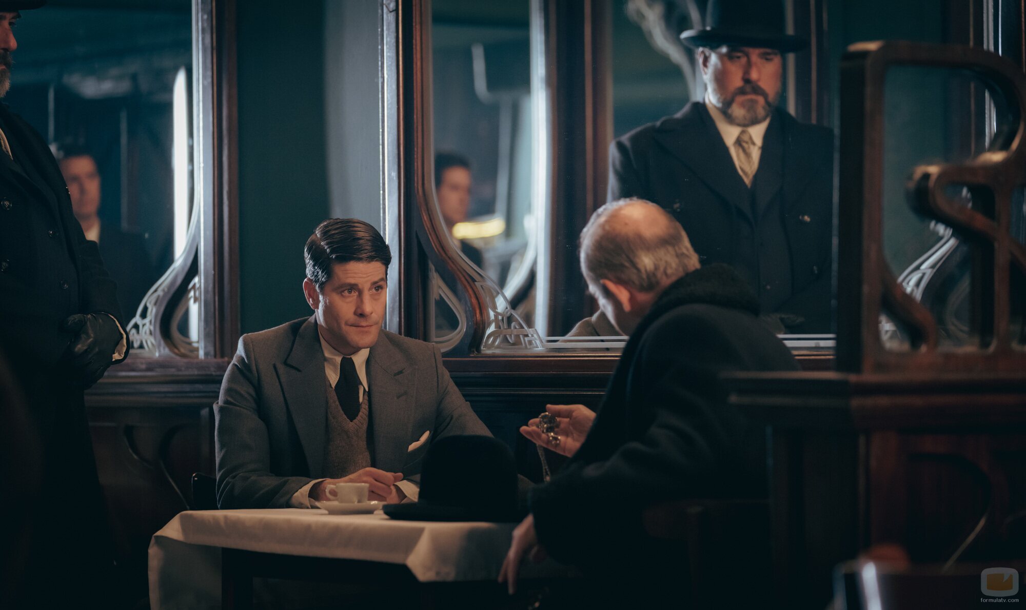 Luis Fernández 'Perla' en el 1x01 de 'La Favorita 1922'