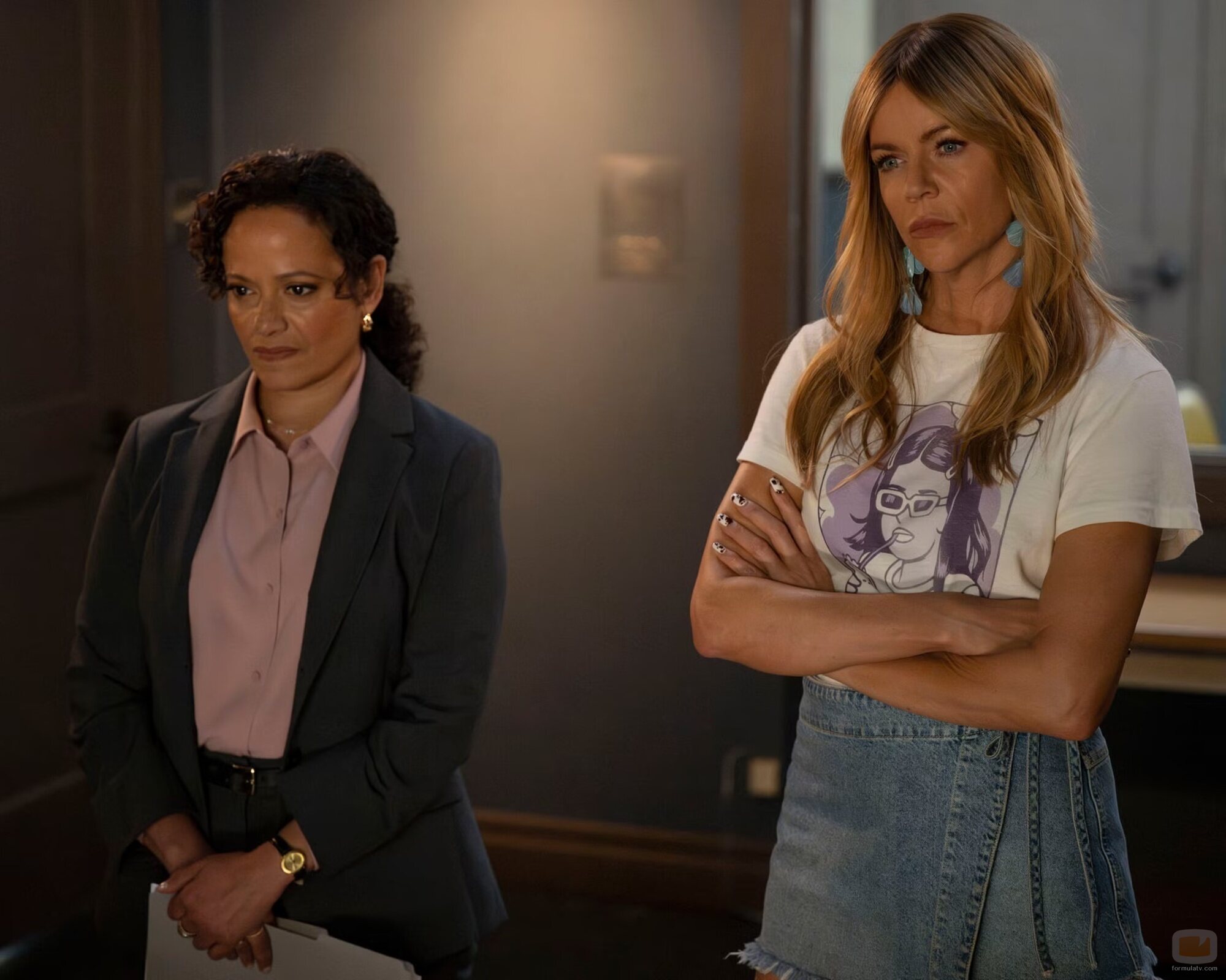 Kaitlin Olson y Judy Reyes en 1x08 titulado 'Obsesión' de 'High Potential'