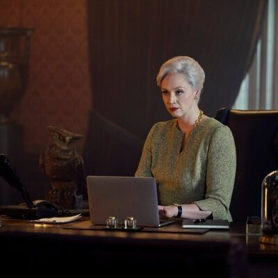 Gwendoline Christie en 'La tristeza es solitaria' de 'Miércoles'