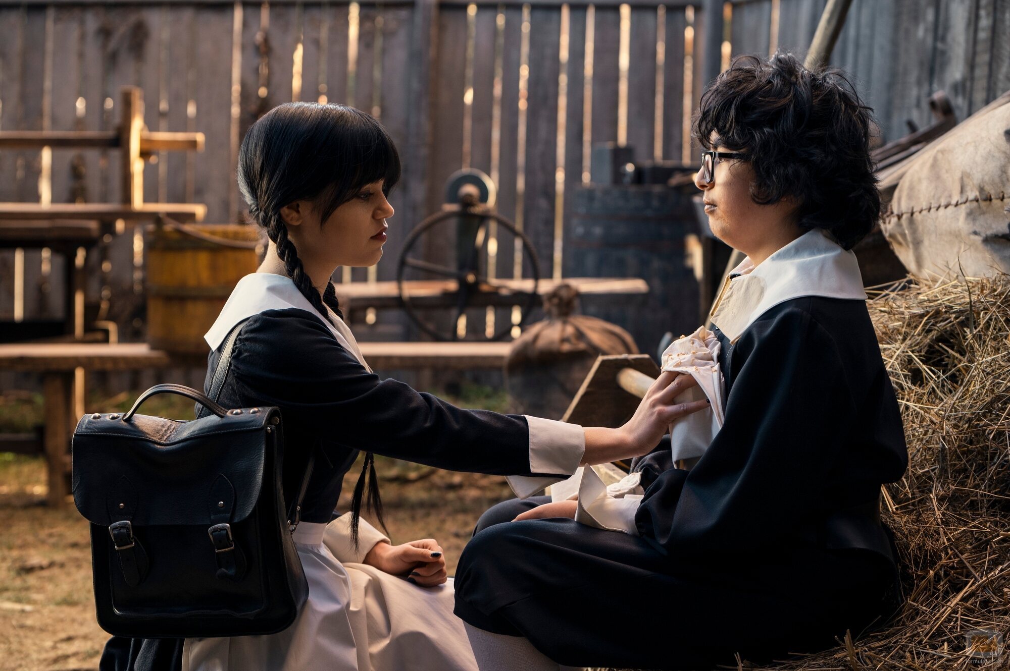 Jenna Ortega y Moosa Mostafa en el 1x03 de 'Wednesday'