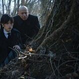 Fred Armisen y Jenna Ortega en 1x07 'Qué triste que todavía no me conozcas' de 'Miércoles'