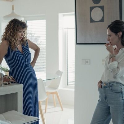 Elena Rivera en la temporada 1 y el capítulo 01 de 'Perdiendo el juicio'