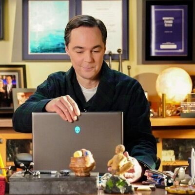 Jim Parsons en la temporada 7 y el capítulo 14 de 'El joven Sheldon'