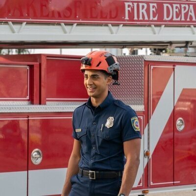 Anirudh Pisharody en Capítulo 14 titulado 'Ansiedad de rendimiento' de '9-1-1'