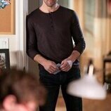 Ryan Guzman en Capítulo 1 titulado 'Abandon Ships' de '9-1-1'