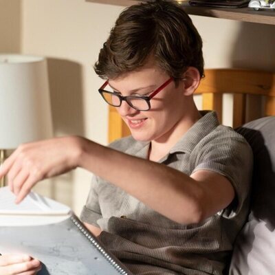 Gavin McHugh en el 7x01 de '9-1-1'