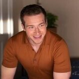 Oliver Stark en 7x01 titulado 'Abandon Ships' de '9-1-1'