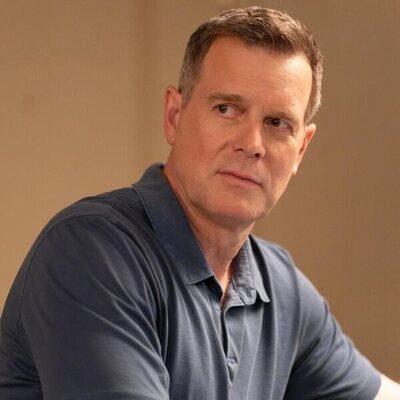 Peter Krause en el 8x01 de '911'