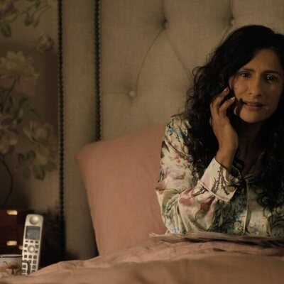 Sarayu Blue en el 1x02 de 'Good American Family'