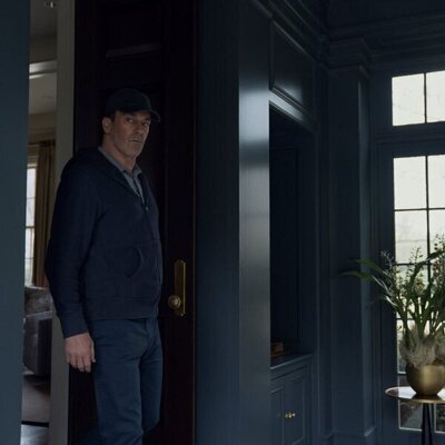 Jon Hamm en 1x02 'Episode #1.2' de 'Vicios ocultos'