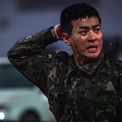Park Jeong-min en el 1x08 de 'Newtopia'