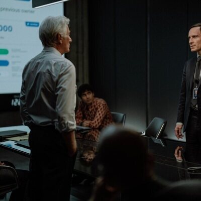 Richard Gere y Michael Fassbender en Capítulo 6 titulado 'Se vende espía' de 'La agencia'