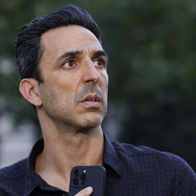 Amir Arison en la temporada 10 y el capítulo 01 de 'The Blacklist'