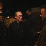 Ike Barinholtz y Seth Rogen en Capítulo 1 titulado 'The Promotion' de 'The Studio'