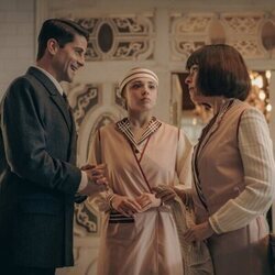Luis Fernández 'Perla' y Elena Maroto en Capítulo 2 titulado 'Capítulo 2' de 'La Favorita 1922'
