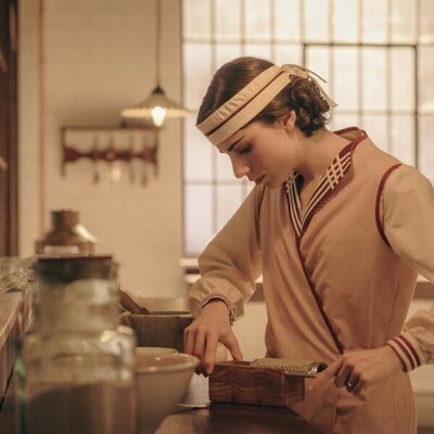 Elena Maroto en 1x02 'Capítulo 2' de 'La Favorita 1922'
