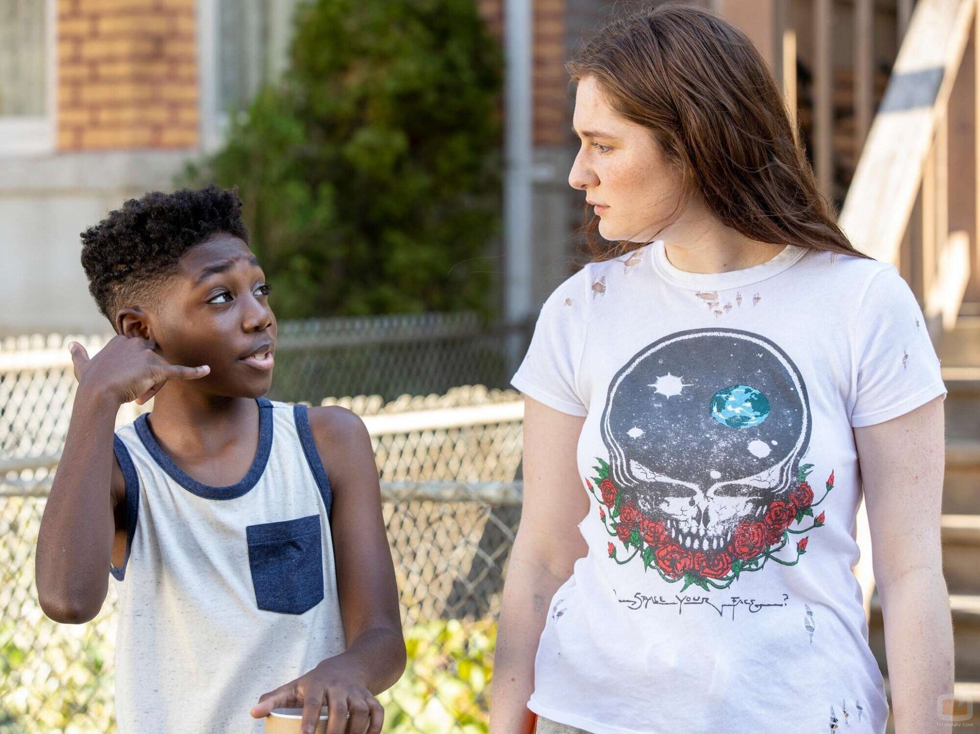 Emma Kenney y Christian Isaiah en Capítulo 1 titulado '¡Esto es Chicago!' de 'Shameless'