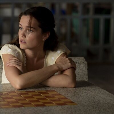 Sarah Catherine Hook en 3x06 titulado 'Negaciones' de 'The White Lotus'