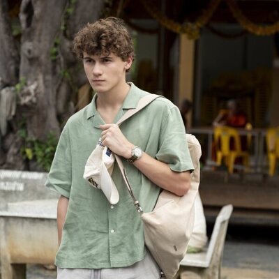 Sam Nivola en la temporada 3 y el capítulo 06 de 'The White Lotus'