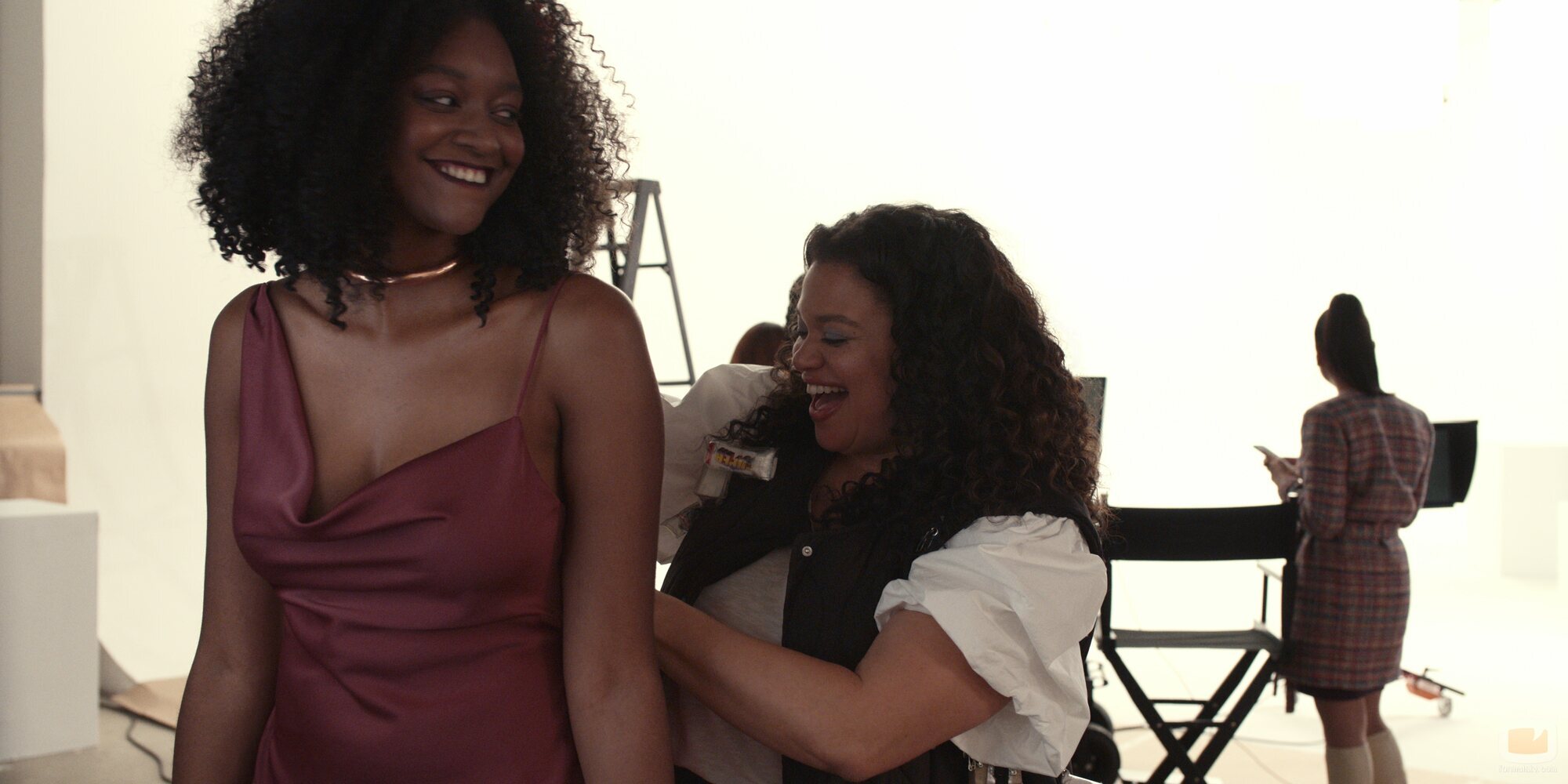 Michelle Buteau en 'Riega tu jardín, guapa' de 'La supervivencia de una chica con curvas'