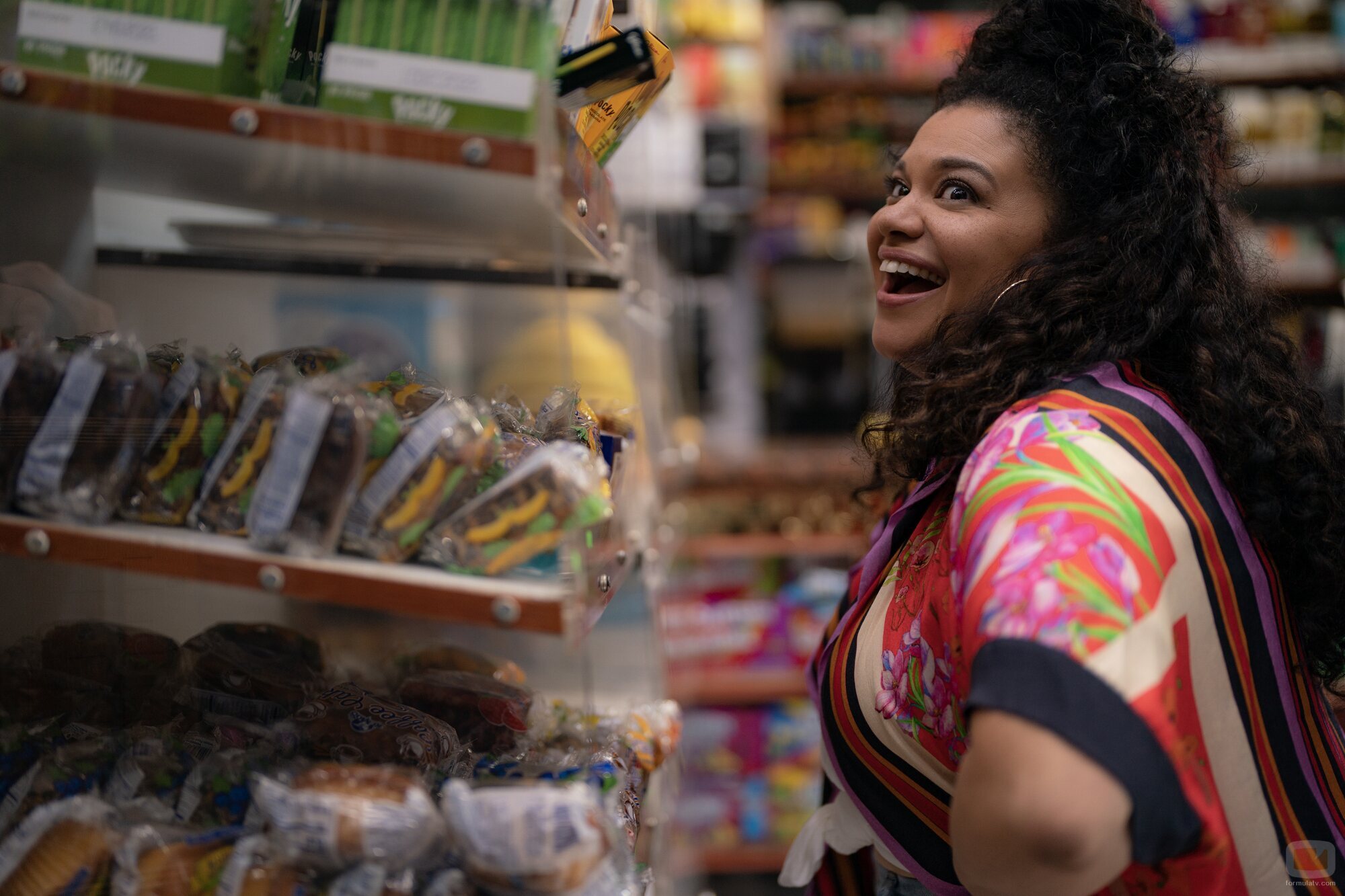 Michelle Buteau en 1x02 '¡Sé una campeona!' de 'La supervivencia de una chica con curvas'