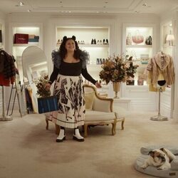 Still de Michelle Buteau en 1x02 '¡Sé una campeona!' de 'La supervivencia de una chica con curvas'