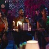 Tone Bell y Michelle Buteau en el 1x03 de 'Survival of the Thickest'