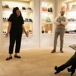 Michelle Buteau en el 1x04 de 'La supervivencia de una chica con curvas'