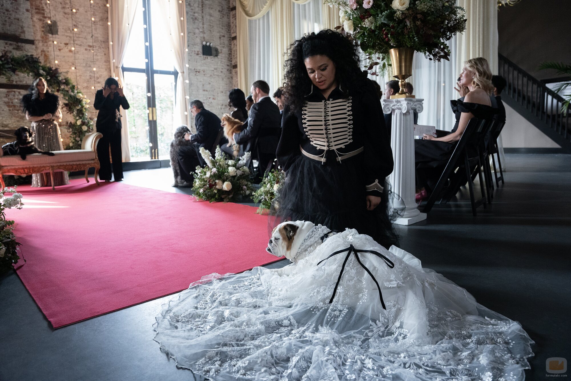 Michelle Buteau en Capítulo 4 titulado '¿Estás llorando' de 'La supervivencia de una chica con curvas'