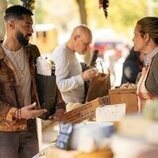 Tone Bell en 1x04 titulado '¿Estás llorando' de 'La supervivencia de una chica con curvas'