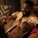 Tone Bell en la temporada 1 y el capítulo 04 de 'La supervivencia de una chica con curvas'