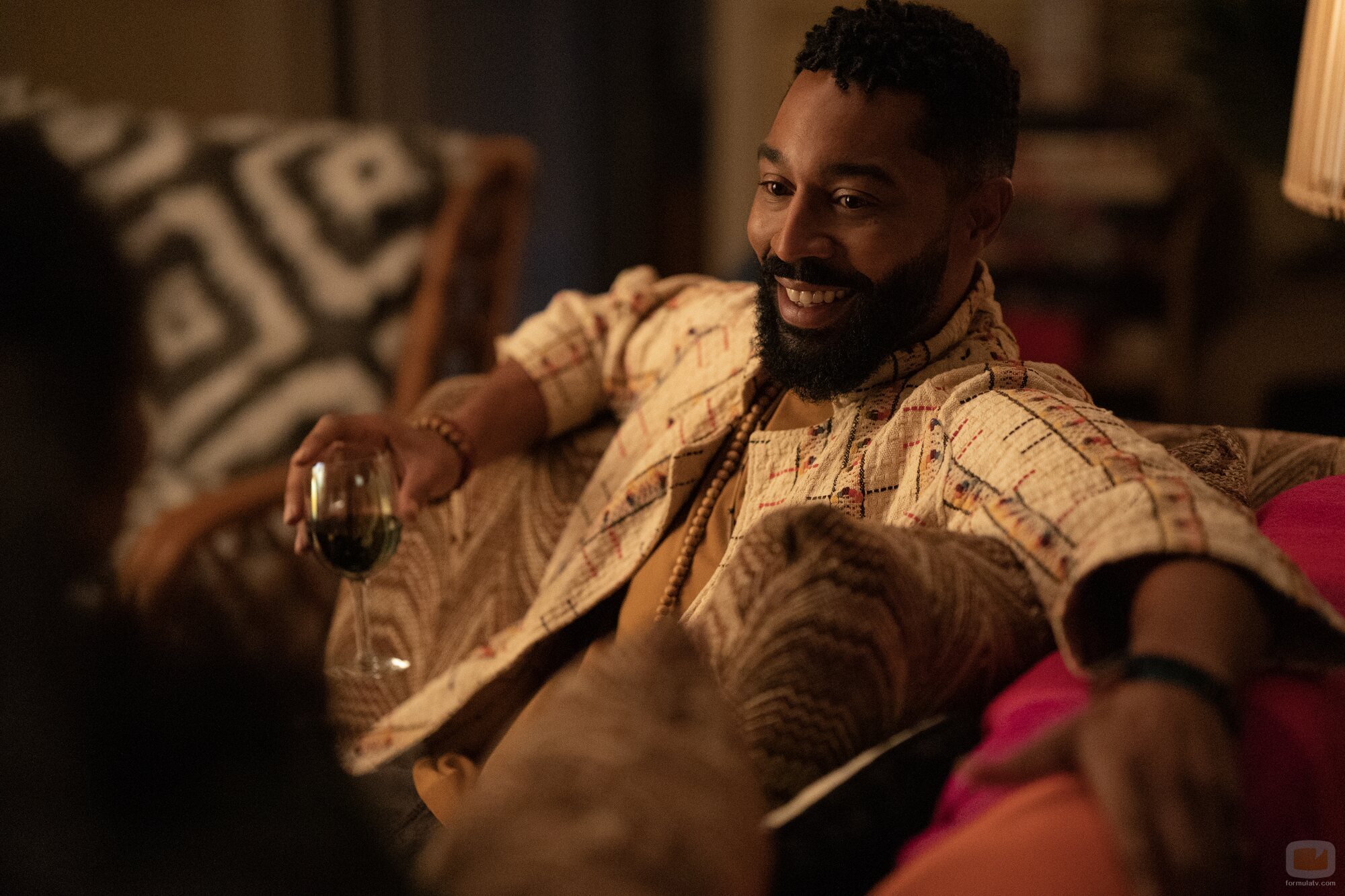 Tone Bell en la temporada 1 y el capítulo 04 de 'La supervivencia de una chica con curvas'