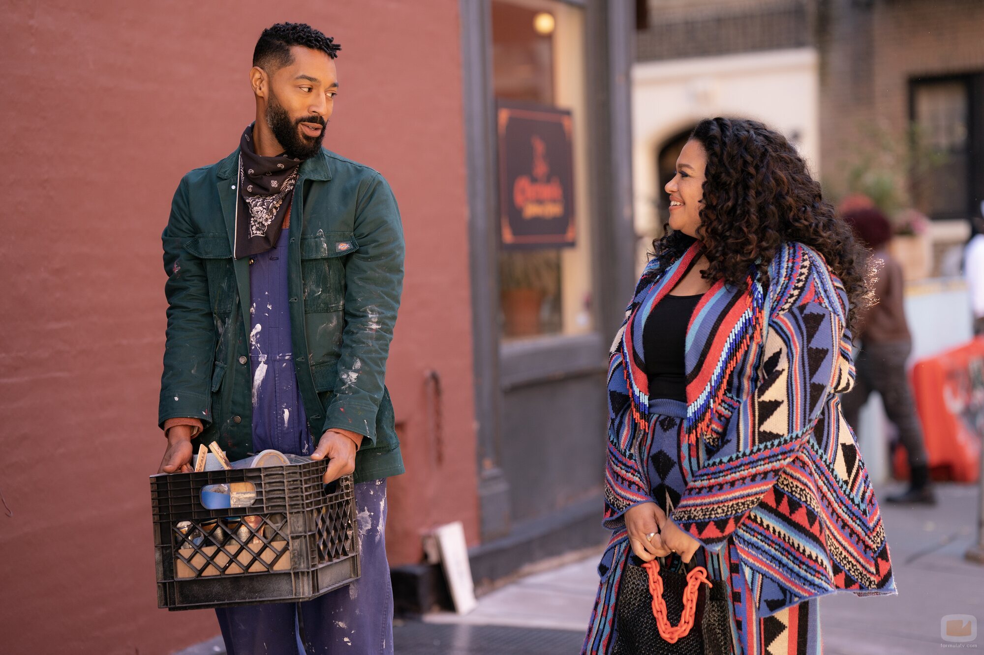 Tone Bell y Michelle Buteau en la temporada 1 y el capítulo 05 de 'La supervivencia de una chica con curvas'