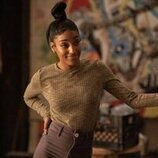 Anissa Felix en el 1x05 de 'La supervivencia de una chica con curvas'