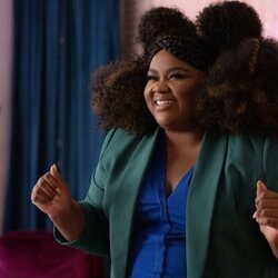 Nicole Byer en la temporada 1 y el capítulo 06 de 'La supervivencia de una chica con curvas'