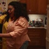 Michelle Buteau en el 1x06 de 'Survival of the Thickest'